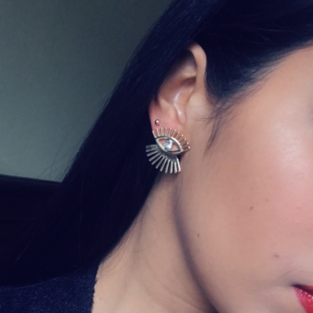 Eye & Eyelash double back stud earrings - Picture 7 of 8